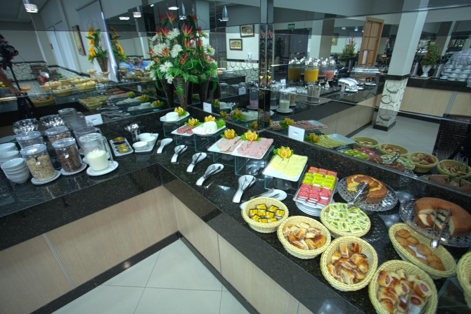 Skala Traveling Hotel Cuiabá Eksteriør bilde